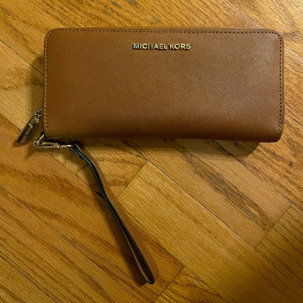 Michael Kors Wristlet